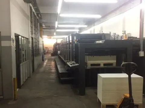 PLANTA INDUSTRIAL 2.400 M2 ENTRADA CAMION CON DARSENA. IMPECABLE!