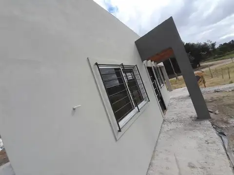 Casa 3 ambientes con 1 baño