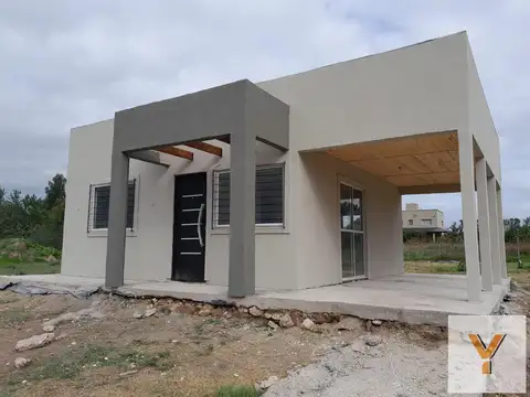 Casa en venta - 2 Dormitorios 1 Baño - 200Mts2 - Necochea