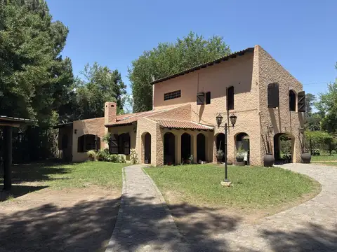 VENTA casa QUINTA con PILETA