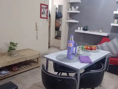 Venta. Departamento 2 amb en PB con cochera. Muñiz. Paunero 305