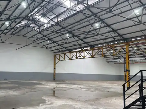 Galpon en Alquiler 28  mts Fondo