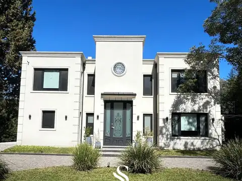 IMPORTANTE CASA EN VENTA 8 AMBIENTES EN LOS CARDALES COUNTRY CLUB