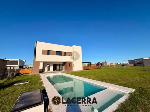 CASA 4 AMBIENTES,  EN SAN SEBASTIÁN
