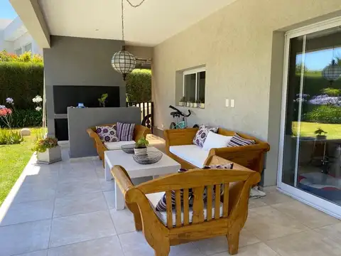 Casa en Venta en Haras Santa Maria - 4 dormitorios