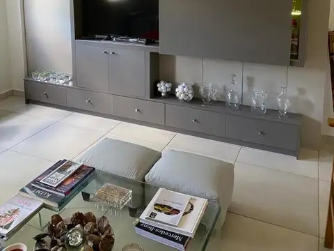 Casa 5 ambientes con 4 baños
