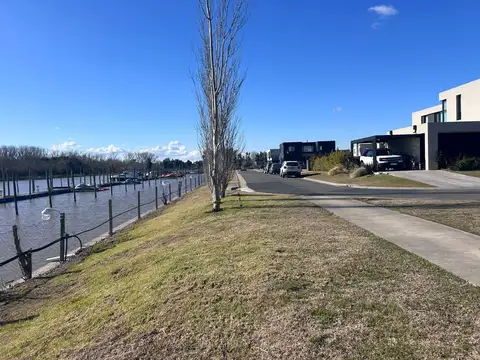 Hermoso Lote en Vila Marina 2