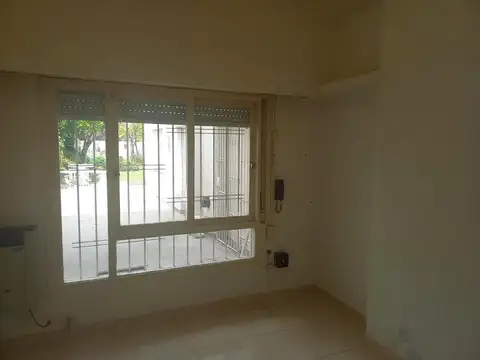 Depto Tipo Casa 3 ambientes con 2 baños