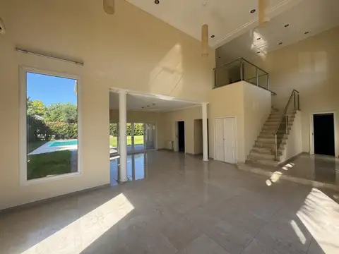 Casa 4 ambientes con 4 baños