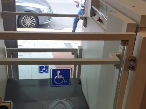 Oficina en Alquiler al Norte