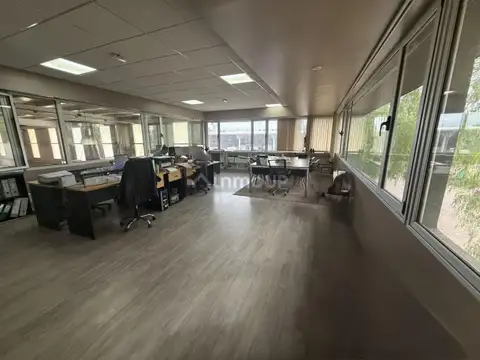 ALQUILER GALPÓN Y OFICINAS EN PARQUE INDUSTRIAL