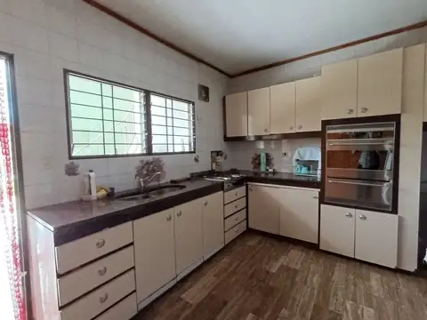 VENTA CASA 3 AMB TALLER PATIO ISIDRO CASANOVA