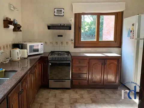 Casa con 4 dormitorios en alquiler temporario en Pinamar