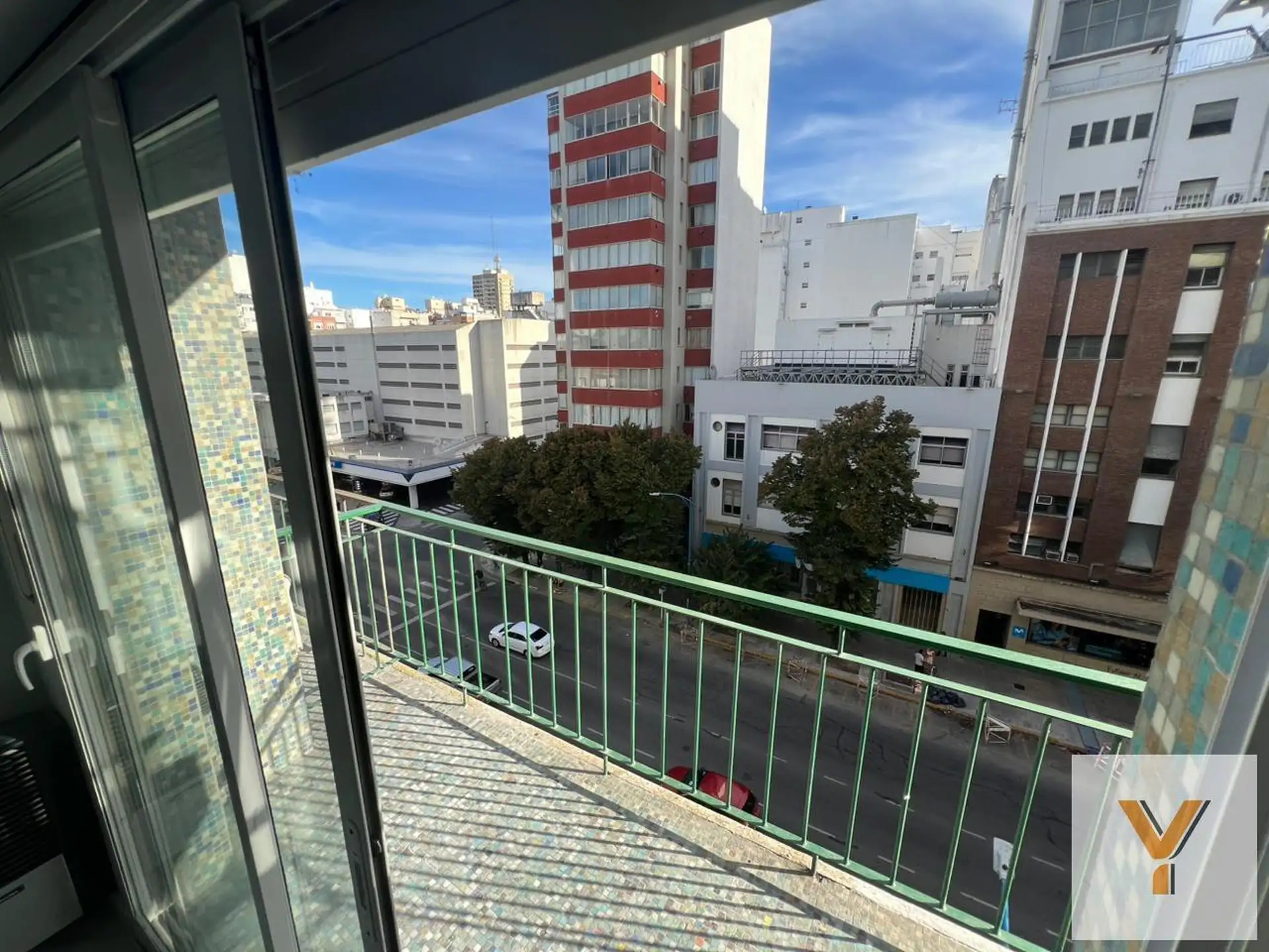 Depto 4 amb, 67m² con balcón y ascensor