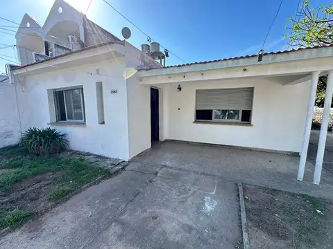 VENTA CASA ESQUINA 2 DORMITORIOS B BIALET MASSE