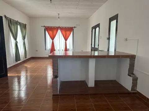Casa 2 ambientes con 1 baño