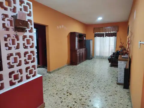 Casa en Venta en Isidro Casanova, USD 155.000