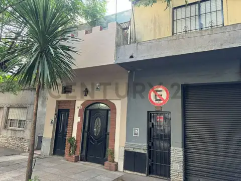 Casa 4 AMBIENTES en Caseros, Tres de Febrero