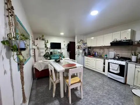 22 e/ 32 y 33 , Piso 0