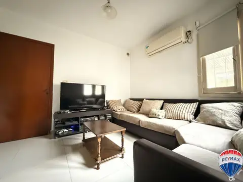 Casa 6 ambientes con 2 baños