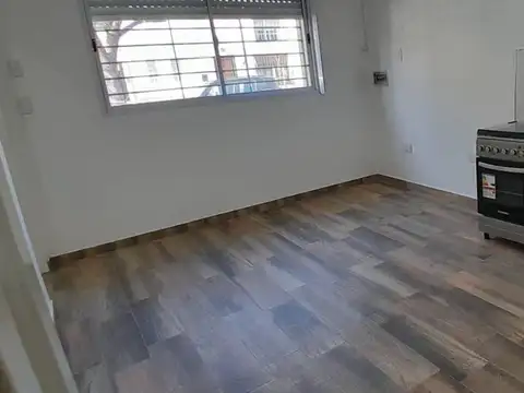 Depto Tipo Casa en Alquiler en Mataderos, $ 490.000