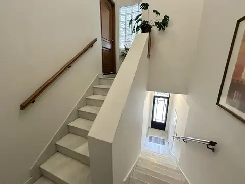 Casa 6 ambientes con 4 baños