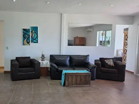 usd 188.000.-Una planta 3 dorm+ parrilla + lavadero+ cochera