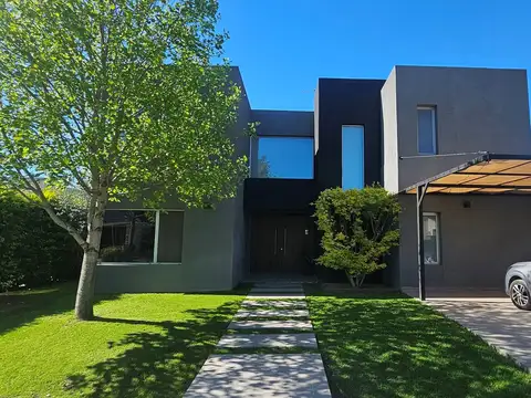 Casa Chalet  en Alquiler en Manzanares Chico, Pilar, G.B.A. Zona Norte