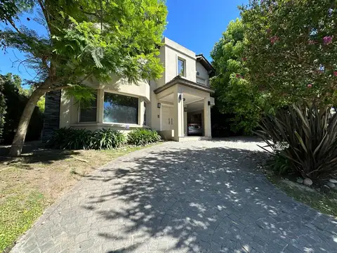 VENTA CASA 6 AMBIENTES BARRANCAS DE GUIDO QUILMES