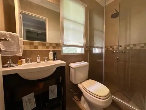 VENTA CASA 6 AMBIENTES BARRANCAS DE GUIDO QUILMES