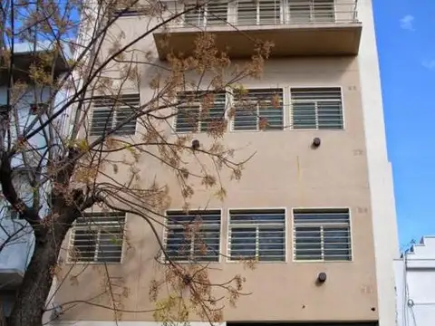 Oficina Galpón 1400 m2 Alquiler Flores
