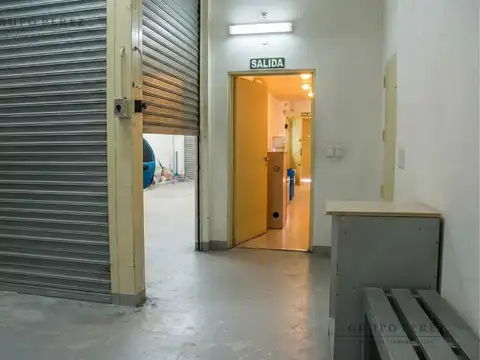 Oficina Galpón 1400 m2 Alquiler Flores