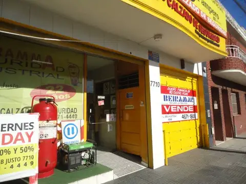 LOCAL SEMI NUEVO EN LOTE PROPIO EN DOS PLANTAS SOBRE JUAN B JUSTO. 480 MTS. CUADRADOS 