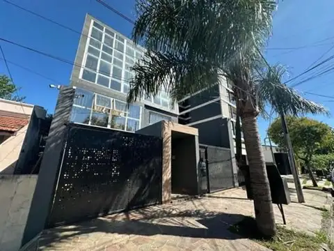 Monoambiente con patio - Moron sur