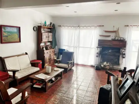 Casa en Venta con 6 cocheras