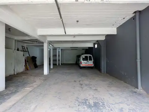 VENTA GALPON CON OFICINA EN MARQUEZ Y RUTA 8