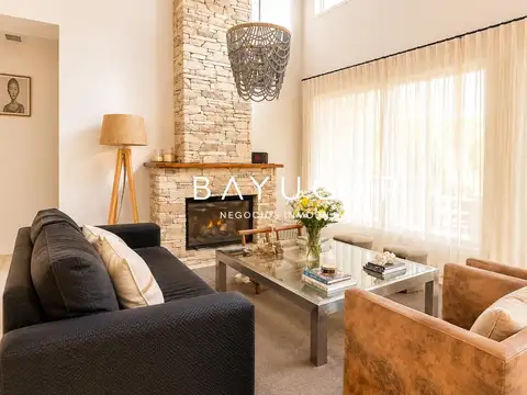 Casa 9 ambientes con 5 baños