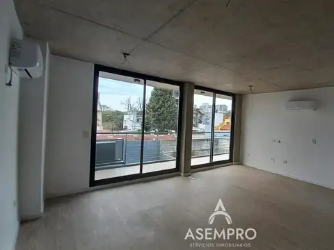 Departamento 2 Ambientes con balcón, patio y parrilla