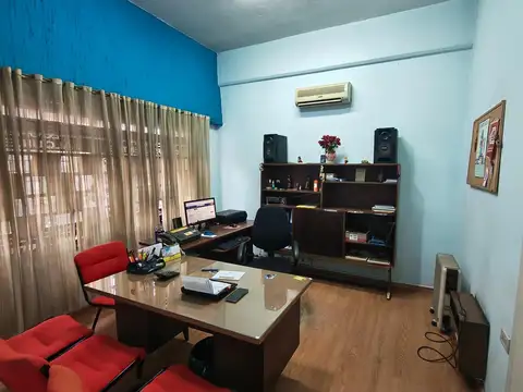 Casa en Venta con 6 cocheras