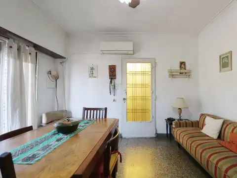 Depto Tipo Casa en Venta 50 años