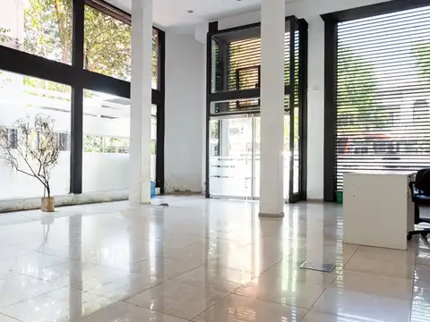 Local, con oficinas en venta la plata
