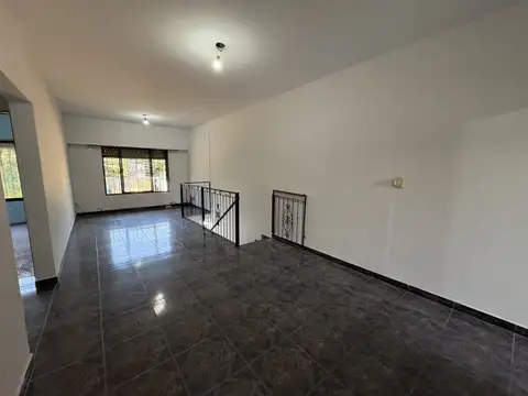 Joaquín V. González 913 , Piso 1