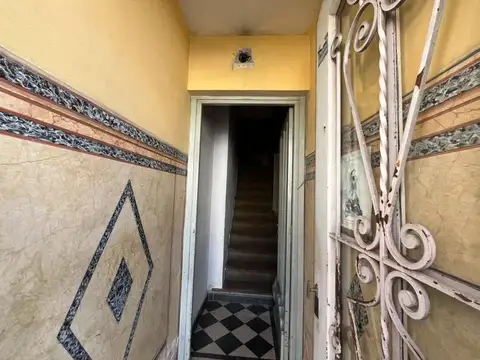 Casa 8 ambientes con 3 baños