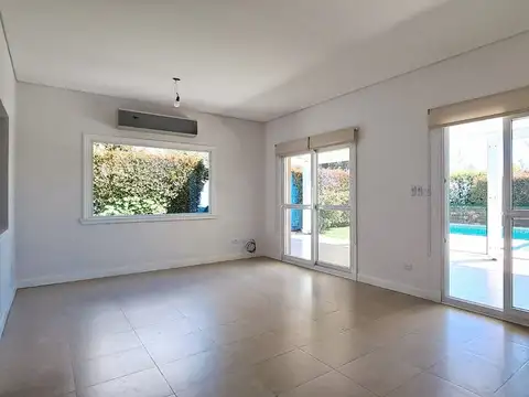 Casa 3 ambientes con 2 baños