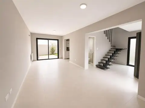 Depto Tipo Casa en Venta de 3 dormitorios