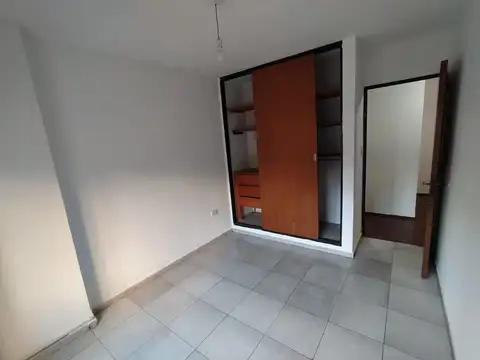 Departamento 6 ambientes con 1 baño