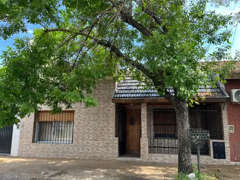 Casa a demoler o reciclar s/lote de 9x17