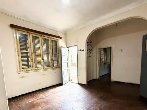 OAS. Casa PA 3 amb. con Local en Venta sobre Matheu