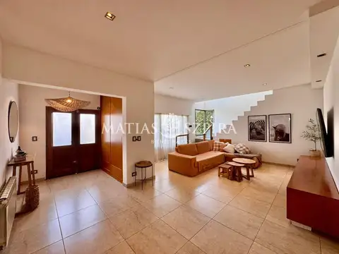 Casa en Venta 5 Ambientes en Haras Maria Victoria
