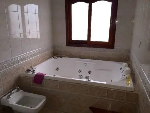 Pilar nº 741 e/ Algarrobo y Gomez Cornet